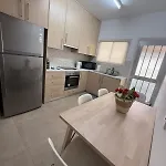 Stylish 2br In Center Of Daire