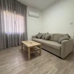 Stylish 2br In Center Of Daire *
