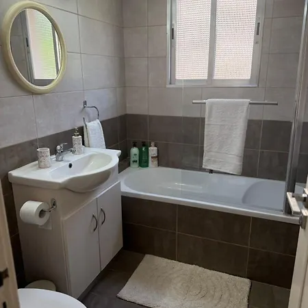 Apartment Stylish 2br In Center Of *