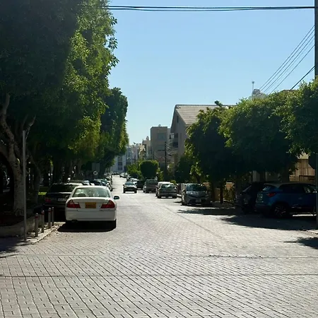 Stylish 2br In Center Of Daire *