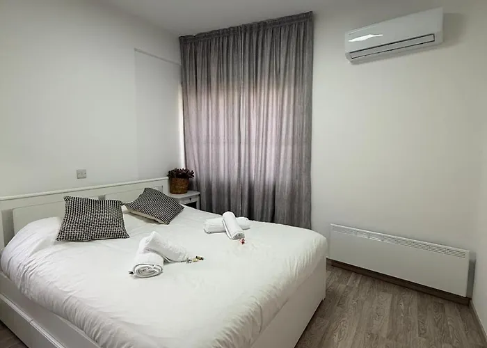 Stylish 2br In Center Of * リマソール