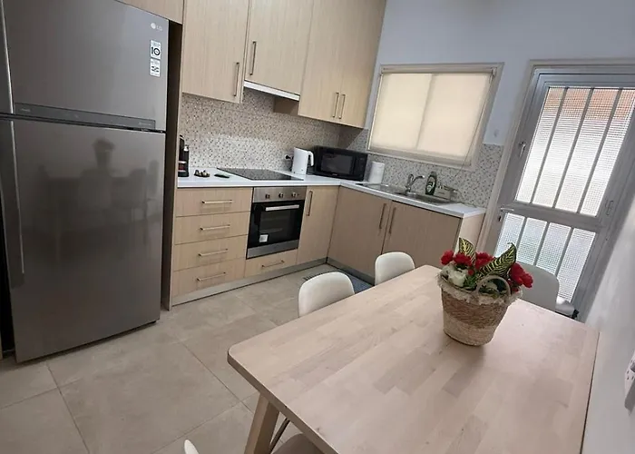 Stylish 2br In Center Of アパート