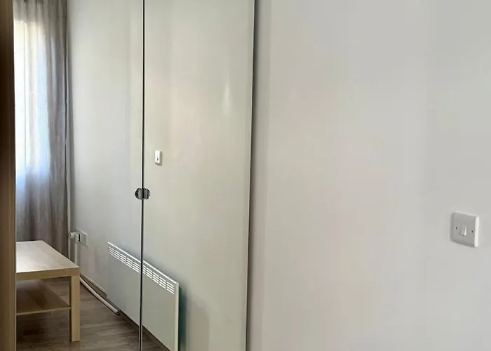 アパート Stylish 2br In Center Of